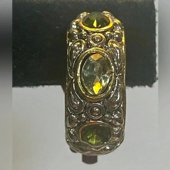 COPY - SILVER GOLD AND LIME GREEN STONES - CLIP ON EARRINGS - Picture 2 of 12